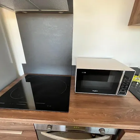 T1 Proche Aéroport Et Appartement