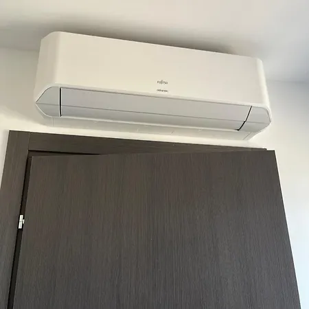 T1 Proche Aéroport Et Appartement